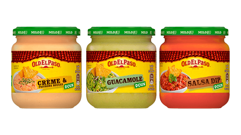 bocaux en verre de trio de salsa douce Old El Paso contenant de la crème et des poivrons rouges, du guacamole et de la sauce salsa
